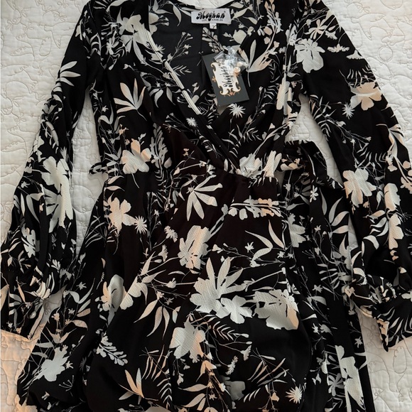 Black and White Floral Dress - Picture 3 of 5